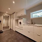 Hus I سترين