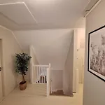 Hus I سترين