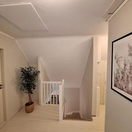 Hus I Стрюн