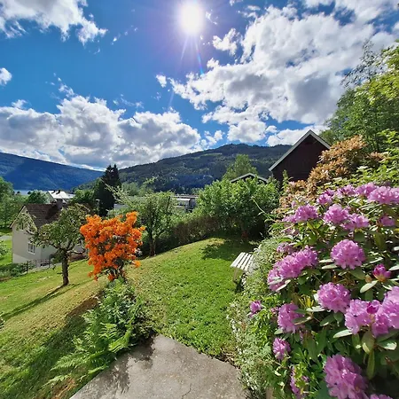 Hus I * Stryn