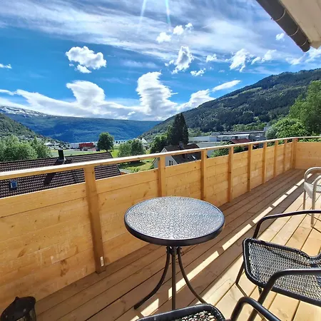 Hus I * Stryn